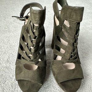 Bar iii Olive Heels